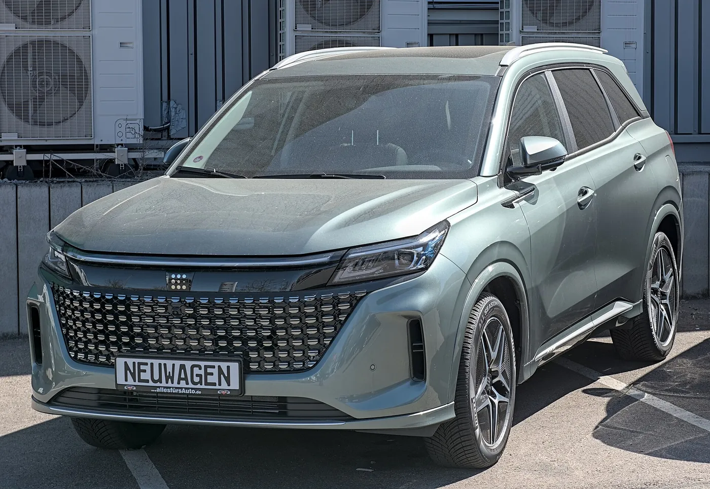 DFSK E5 (2)